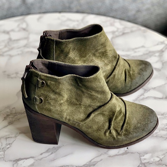 BOUTIQUE 9 Dark Olive Green Suede Boots SIZE 7M BNIB - Picture 12 of 14